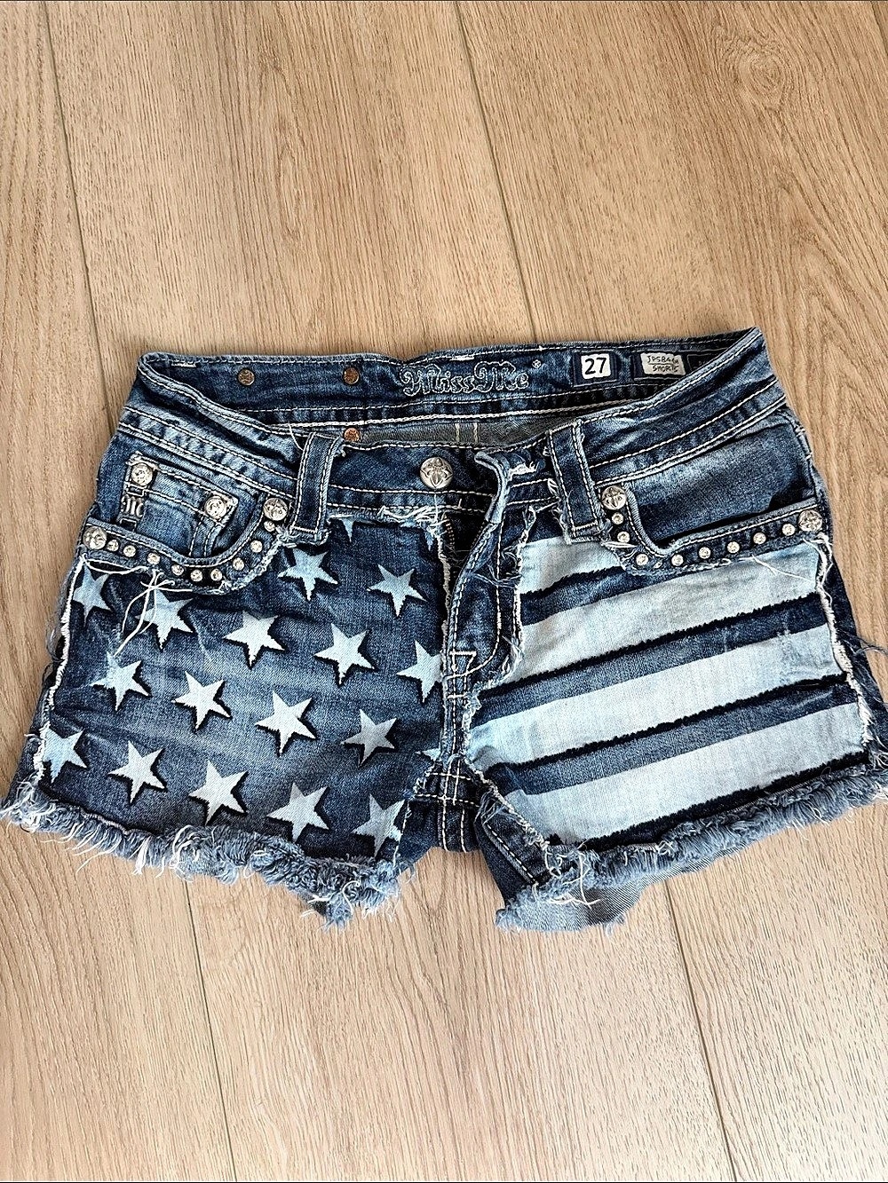 Miss Me American Flag Stars and Stripes Rhinestone Jean Shorts Jean Waist 27 
3